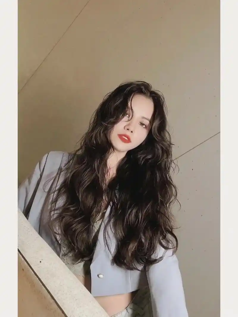 这款法式烫即洋气又好打理.秋冬中长发烫发必备 - 抖音