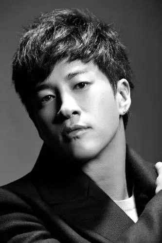 简介:何润东ours汽车时代帅气写真图片,分享一组何润东图片给大家,图