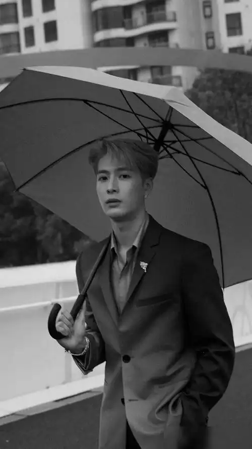 歌手王嘉尔帅气又自律来看多才多艺的帅哥照片