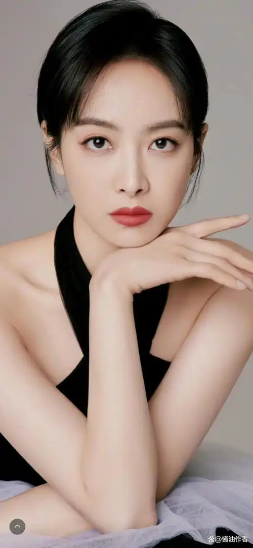 宋茜又一部电视剧开机,合作超帅气男演员,翻译官的角色令人期待