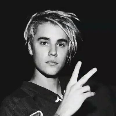 帐号登录 或 触手帐号登录 手机号 密码 登录 修改头像可添加4张头像