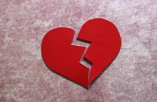 心碎到撕心裂肺的伤感句子发了疯的想却拼了命的想忘掉