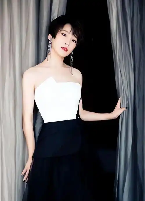 内娱好老婆!原来谢楠的身材这么棒,终于明白吴京的眼光有多毒!