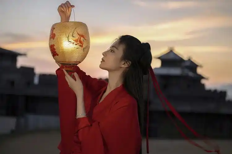 王楚然红衣古装艳色图片