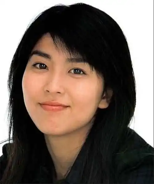 多年以来,中国人一直以自己黄色的皮肤,黑色的眼睛而自豪.