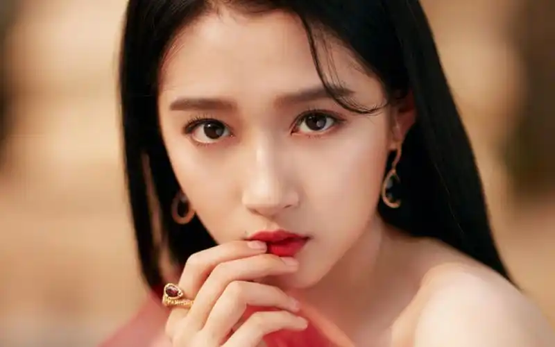 关晓彤性感美艳写真桌面壁纸