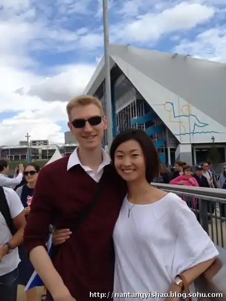 敬一丹25岁女儿近照曝光 与洋老公大秀甜蜜(图)【2】