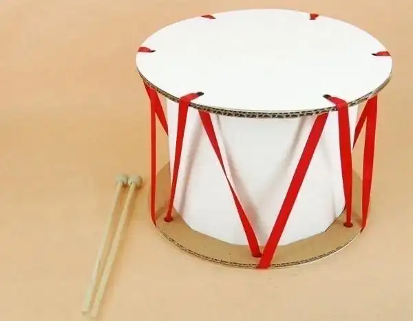 乐器 写美篇一些不用的小盒子,再找几根橡皮筋,简单的弦乐器制作完成!