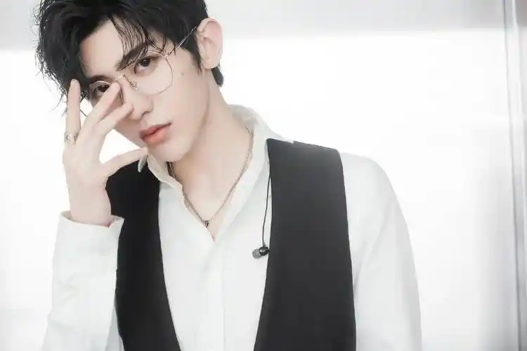 1,蔡徐坤的壁纸