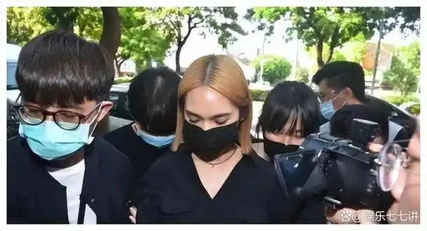 去哪吃饭砸哪的锅?多次为立场问题道歉,杨丞琳到底是蠢还是坏?