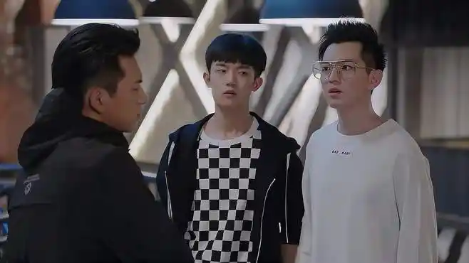 亲爱的热爱的:戴风老妈要带走儿子,97沈哲全体阵亡,战斗力太强-影视综