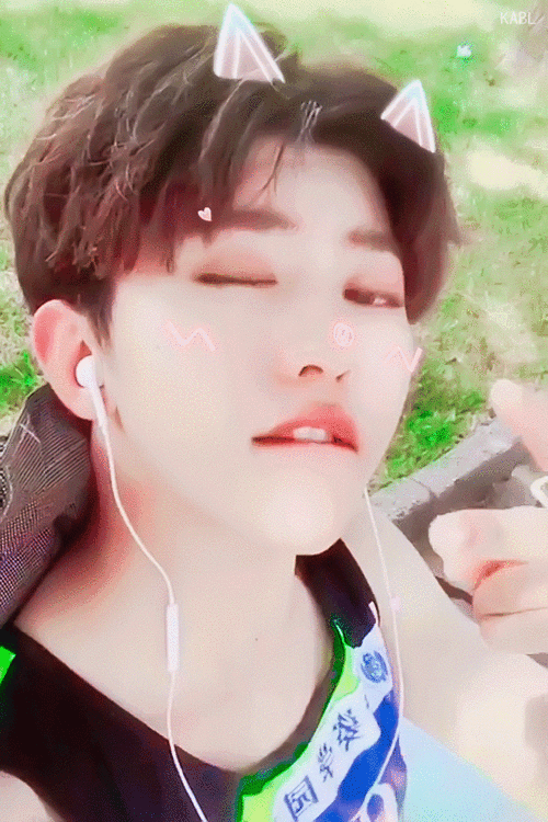 蔡徐坤 动图 - 堆糖,美图壁纸兴趣社区