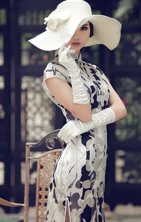 人间尤物"紫霞仙子"朱茵,一袭旗袍倾倒众人,惊艳时光!