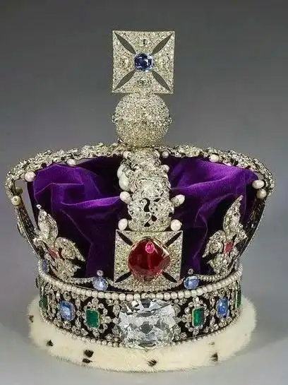 英皇加冕·帝国王冠.别低头,皇冠会掉——英·伊丽莎白二世   - 抖音