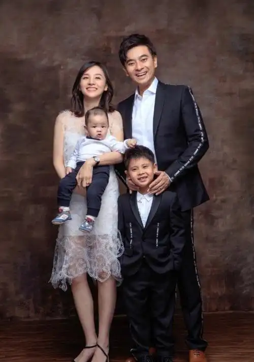 20年后再看宋佳为梦想抛弃陈龙后爱上两个已婚男42岁仍未婚