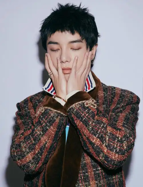 2020年12月4号华晨宇出席智族gqmoty年度人物盛典一