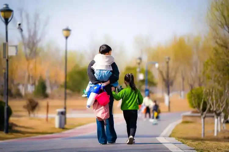 平凡生活中的幸福瞬间__财经头条