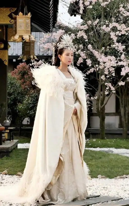 古装美女张钧甯妩媚优雅写真