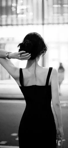 溺毙黑白风背影意境壁纸艳压众魁桃扇轻遮远山眉