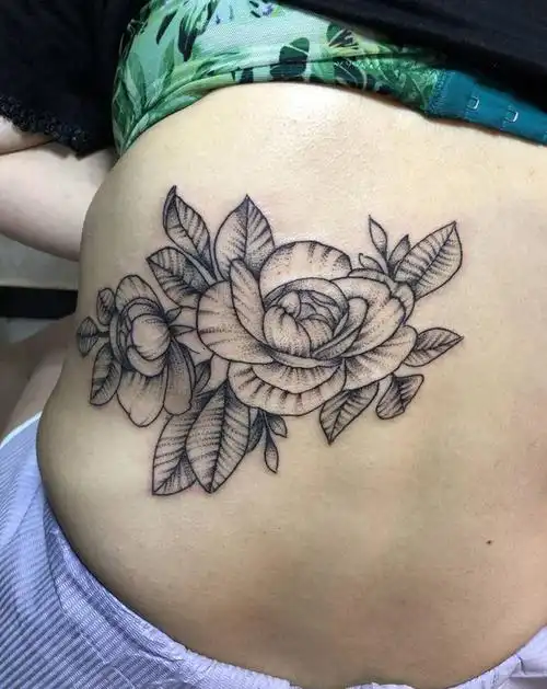 素花遮盖白癜风纹身图片_背部纹身图案