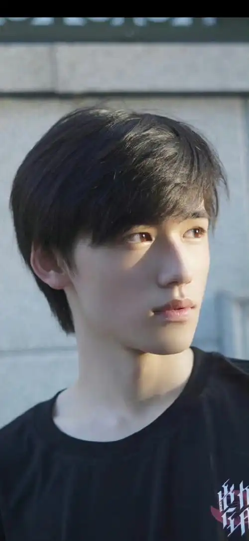 宋亚轩刘海一九分的原因