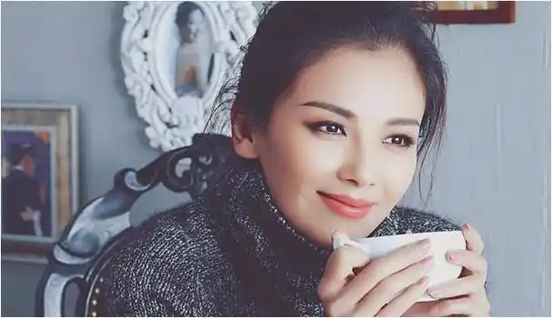 刘涛招黑不断家庭和睦却频传离婚真相究竟何在