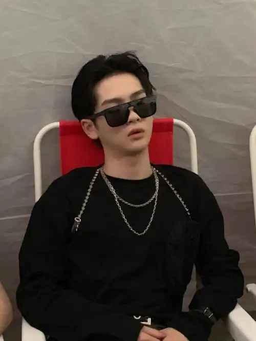 周震南奇特视角