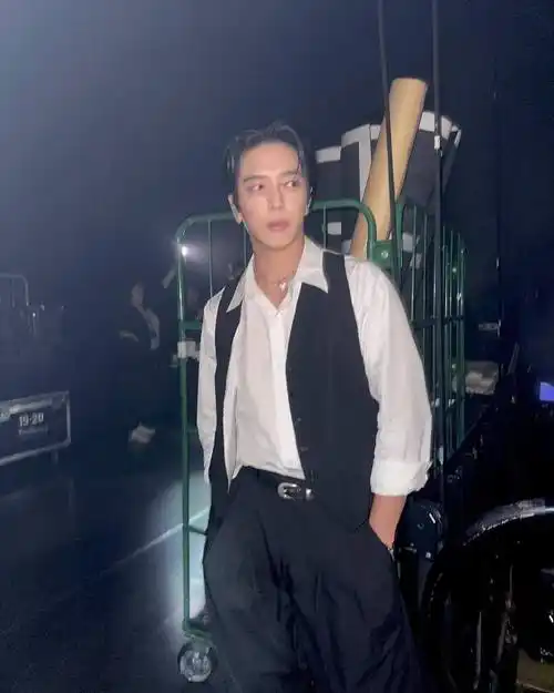 【消息】240812郑容和超话ins 更新一则  【tokyo02 今天也非常火热