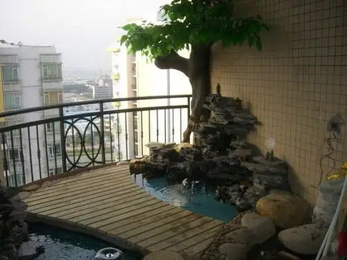 阳台建个假山鱼池,网友直呼:美到爆!