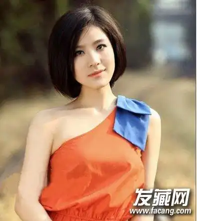 女生短直发波波头发型5