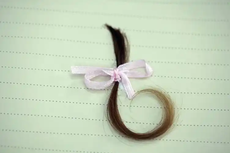 前女友分手之后送你一束头发,是什么意思?