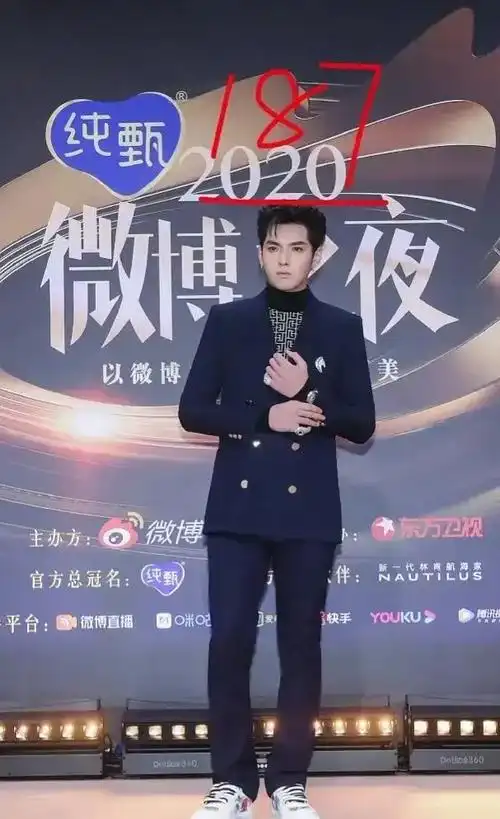 这一届网友太优秀了,用照片退出男明星们的实际身高|李现|蔡徐坤