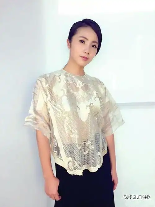 黄磊家庭背景来头不小 神秘娇妻孙莉貌美惊人