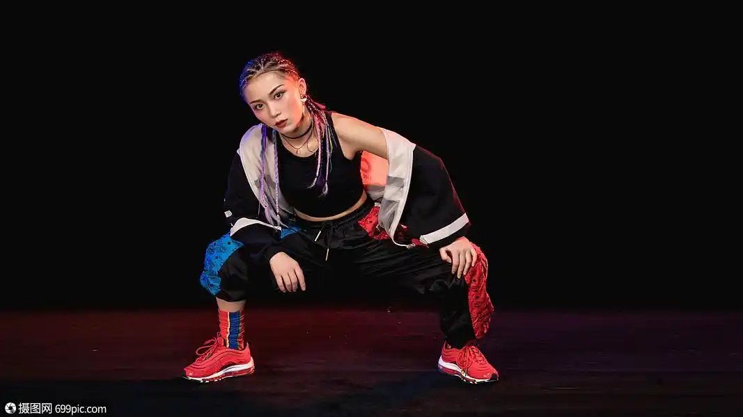 时尚街舞美女帅气模特