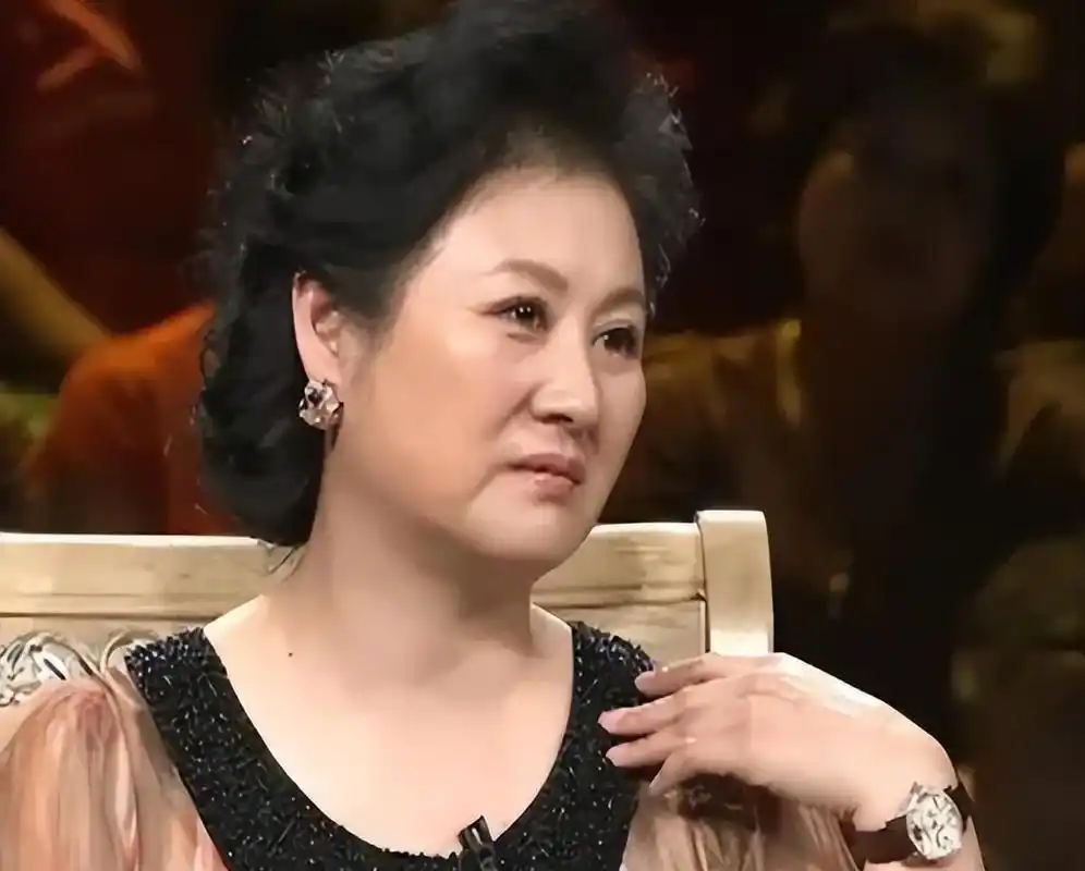 回顾著名演员黄晓娟痛失3位至亲儿子是她的骄傲