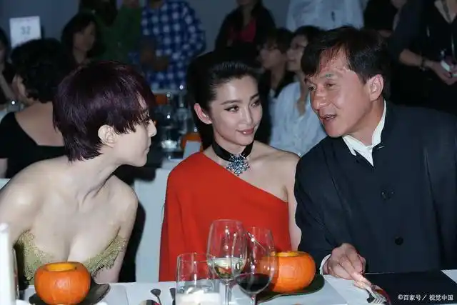 成龙口误李冰冰叫成了范冰冰,引李冰冰不满:你喜欢她就去找她啊