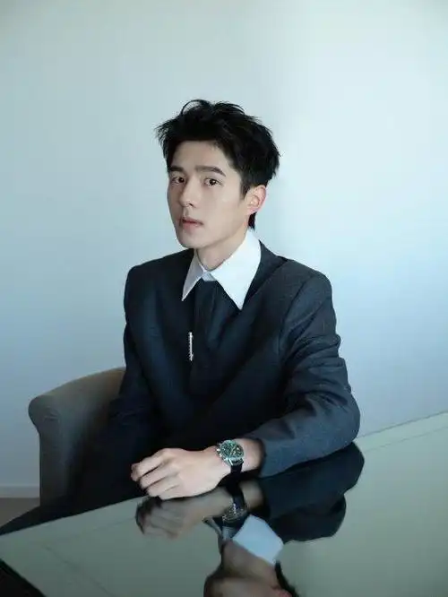 这才是我的娱乐圈白月光啊|刘昊然|娱乐圈_新浪新闻