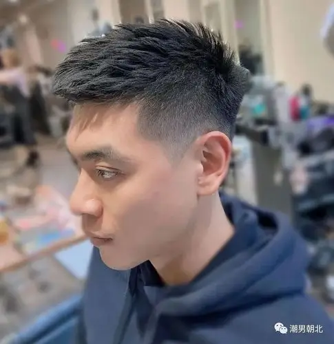 男生两边剃光发型的3种剪法每款都帅气满满值得一试