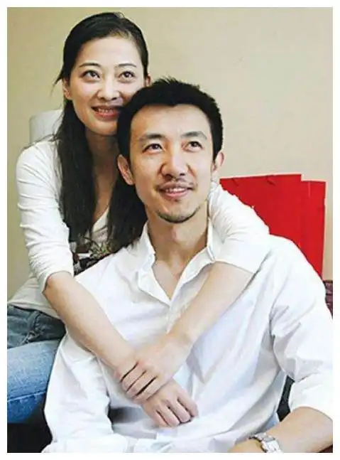 梅婷供养他6年,李小冉与他苦苦相恋7年,如今51岁的他如何了?