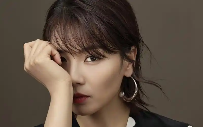 刘涛成熟优雅写真桌面壁纸