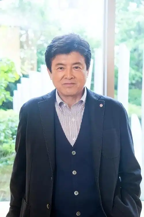 三浦友和,一个成名于20世纪70年代的日本男演员,几乎用一辈子的时间在