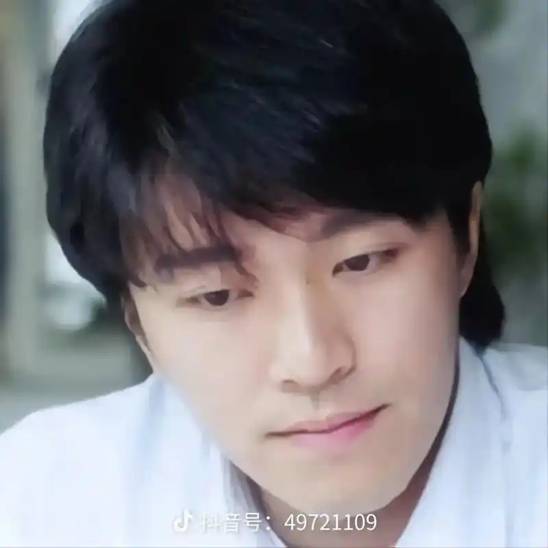 大小 q 周星驰高清图片 周星驰高清图片 7:05 抖音号: - 抖音