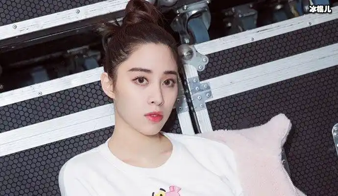 童星欧阳妮妮为什么火不起来200块事件是怎么一回事呢