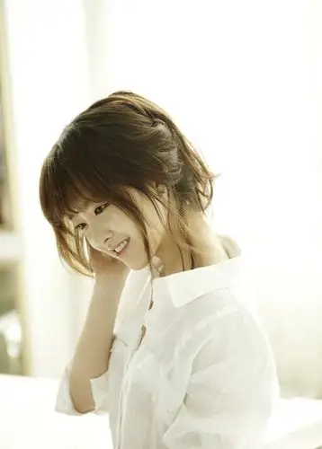 流行时尚 名人图库     朴宝英通过官方网站公开了在个人资料中登载的