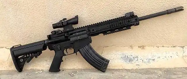 柯尔特为也门推出的ck901步枪一个可以发射ak子弹的ar