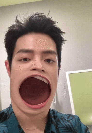 肖战晒搞怪自拍又开始玩自己五官,工作室:失算了,捡包袱捡早了