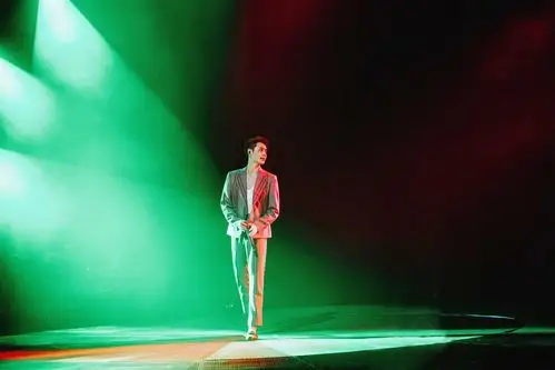 张艺兴加盟少年之名定义少年制作人唱作新单爱莲说直面争议舞台今夜