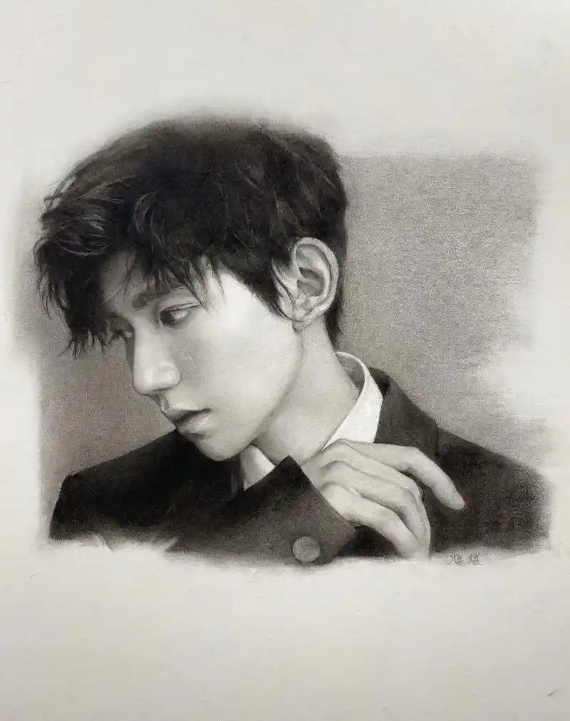 王源素描头像过程.今天发早期素描作品图文.#图文伙伴计划   - 抖音