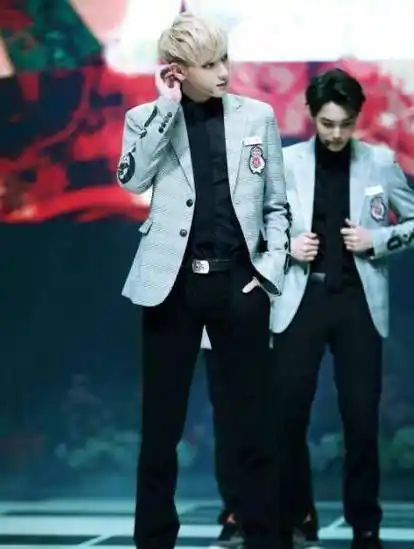 原创181宋亚轩跟183黄子韬萌探同框身高差却反着来谁谎报早道歉