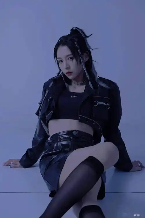 试试张语格的这款编发搭配挑染发色气场全开(*图片来源网络)返回搜狐